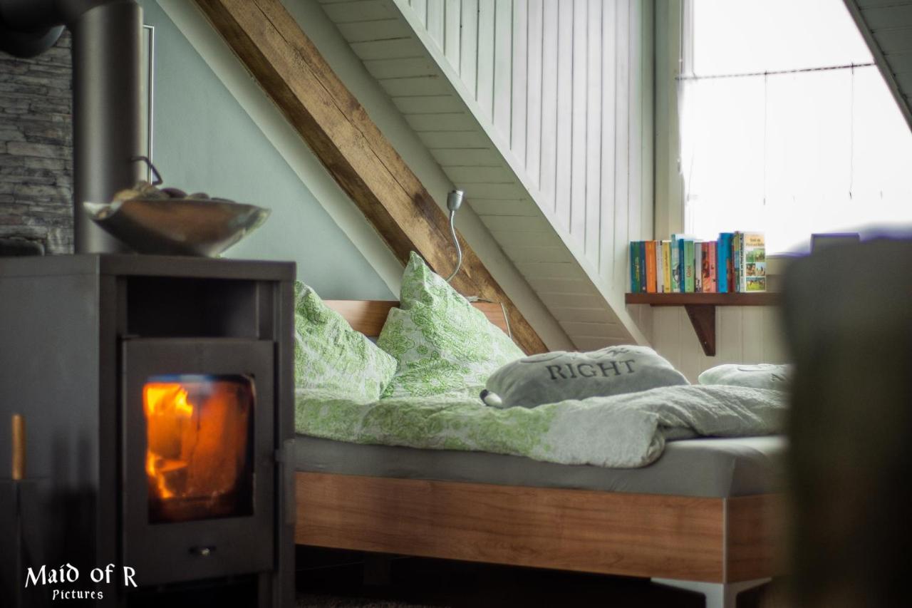 Hof Vierzehnender Im Hohen Venn - 70Qm Fachwerk-Studio - Grosses Wohn-Schlafzimmer Mit Dachterrasse Und Kaminofen - Separate Kueche - Perfekt Fuer Paare - Monschau - Eifel - Hunde Willkommen - Islandpferde Exteriör bild
