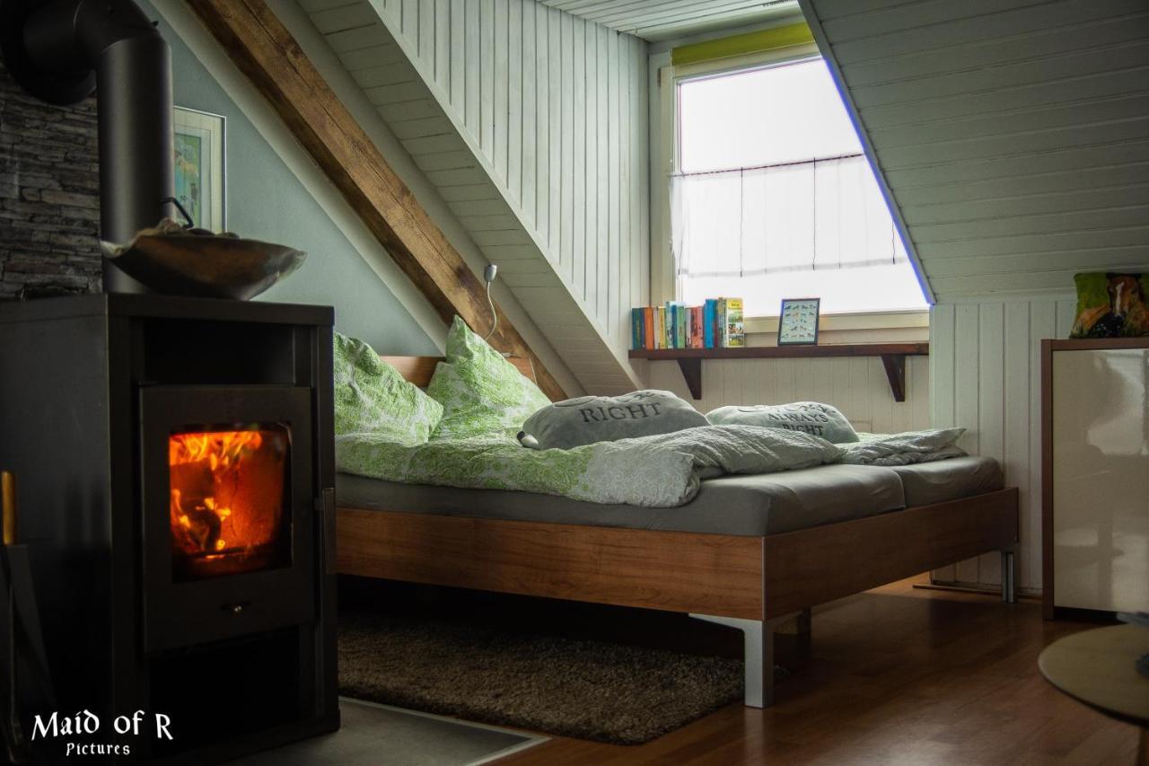Hof Vierzehnender Im Hohen Venn - 70Qm Fachwerk-Studio - Grosses Wohn-Schlafzimmer Mit Dachterrasse Und Kaminofen - Separate Kueche - Perfekt Fuer Paare - Monschau - Eifel - Hunde Willkommen - Islandpferde Exteriör bild