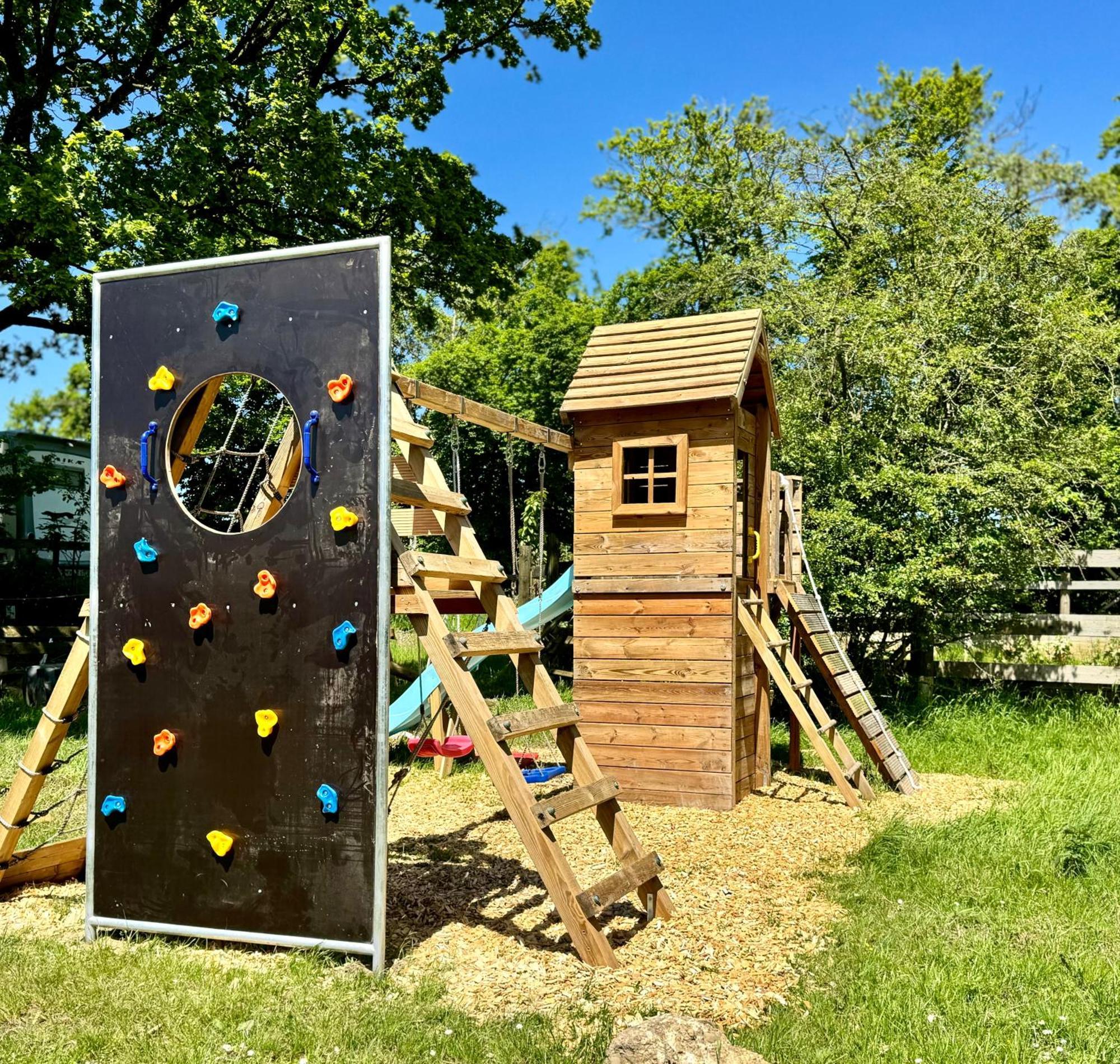 Hof Vierzehnender Im Hohen Venn - 70Qm Fachwerk-Studio - Grosses Wohn-Schlafzimmer Mit Dachterrasse Und Kaminofen - Separate Kueche - Perfekt Fuer Paare - Monschau - Eifel - Hunde Willkommen - Islandpferde Exteriör bild
